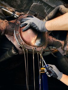 Proper lubrication is a good way of preventing the possibility of rear differential noise from occurring.